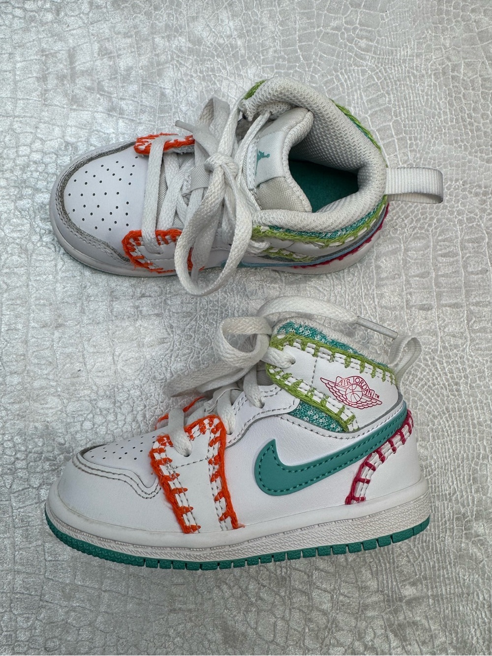 Air Jordan 1 Mid SE "Multi Knit" sneakers, Baby size 6